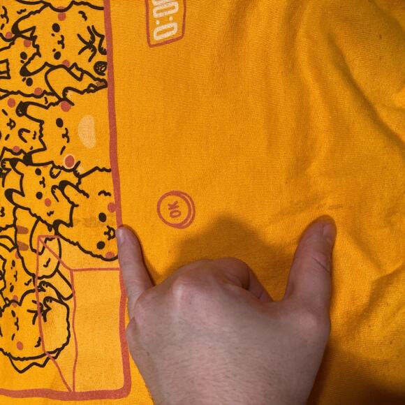 Pikarar Pikachu Yellow Crewneck Sweater Pullover Medium Pokémon - Picture 8 of 10